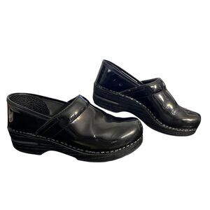 Dansko Professional Clogs Womens Size 38 Black Patent Leather Slip On Nursing